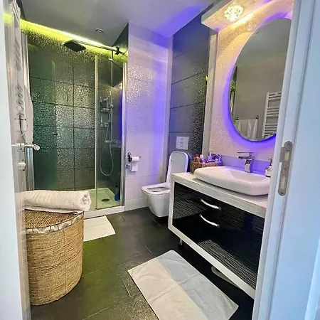 Azura Park Апартаменты *